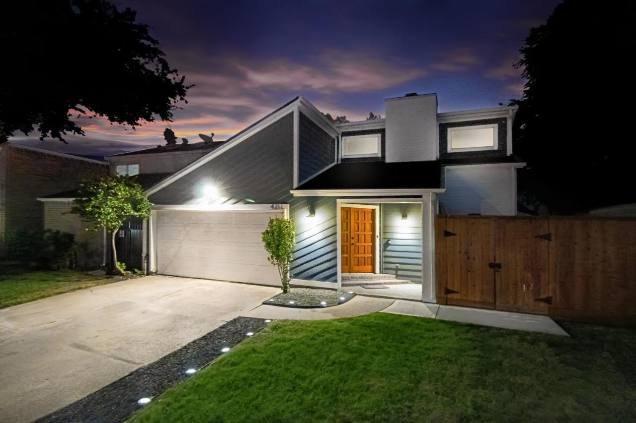 Open Airy Custom Designed Home - 2Kings - Sleeps 14 Houston Exteriör bild