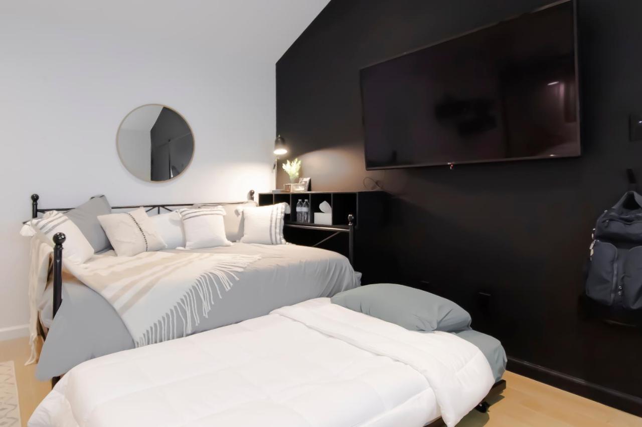 Open Airy Custom Designed Home - 2Kings - Sleeps 14 Houston Exteriör bild
