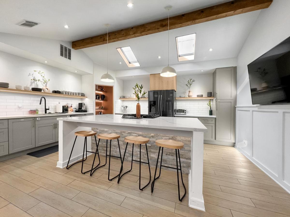 Open Airy Custom Designed Home - 2Kings - Sleeps 14 Houston Exteriör bild
