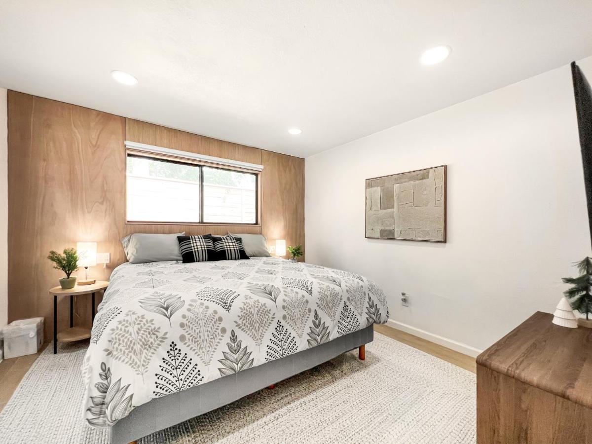 Open Airy Custom Designed Home - 2Kings - Sleeps 14 Houston Exteriör bild